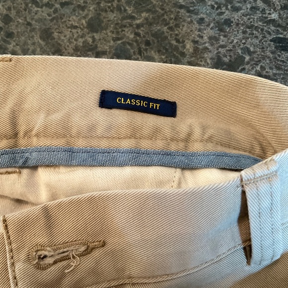 Polo Ralph Lauren Khaki Shorts, Size 42T - Picture 6 of 7